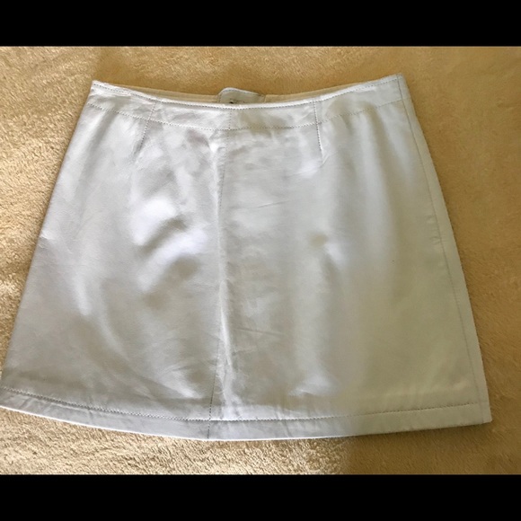 DKNY Quality White leather miniskirt fully lined! Perfect for every season. - Picture 2 of 3